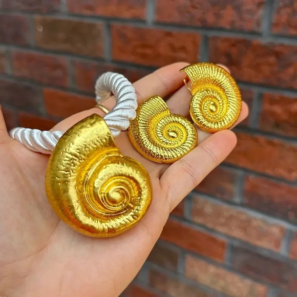 Gold Spiral Shell Necklace and Earring Set - Picture 11 of 14